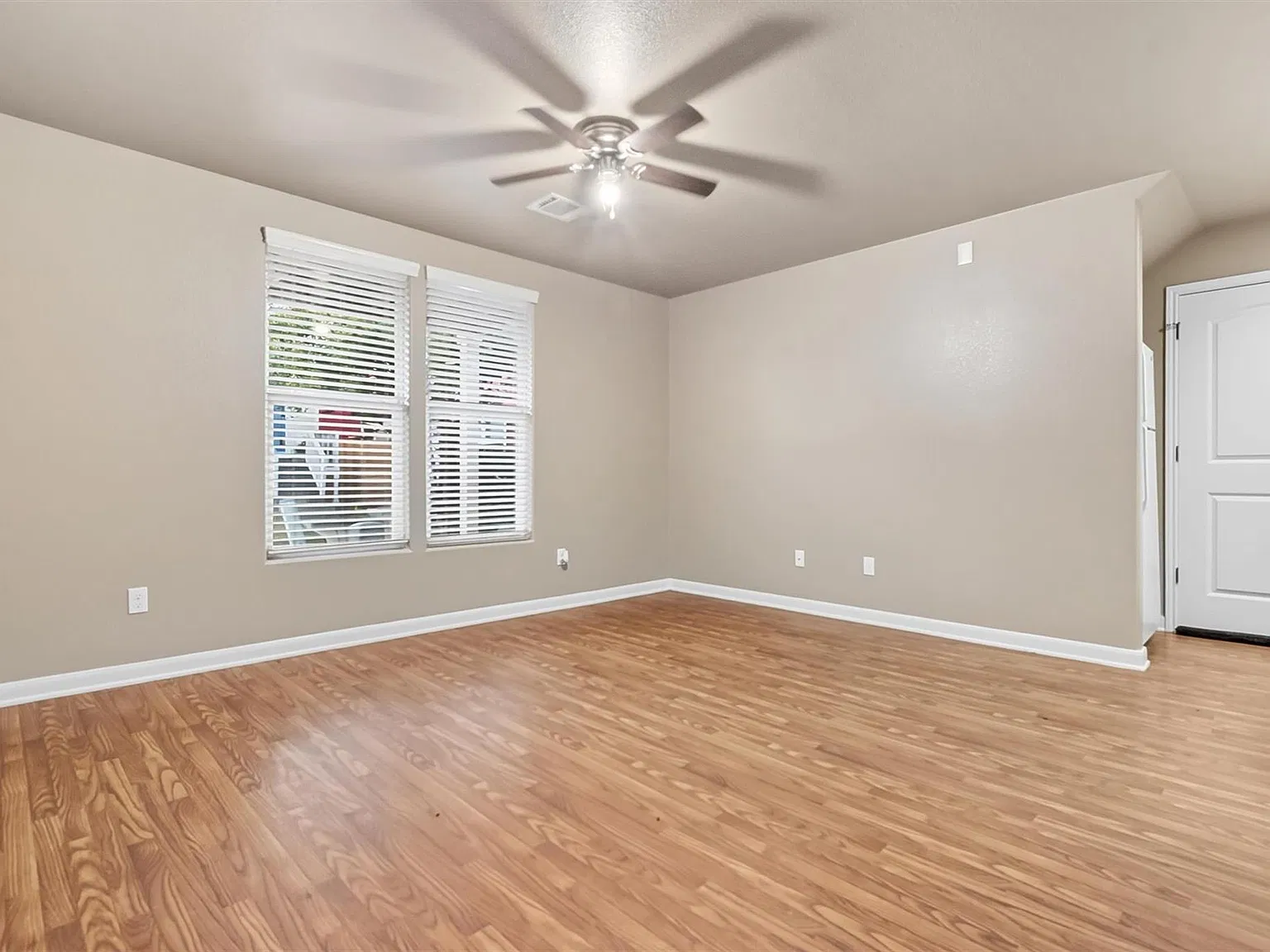 1 bed, 1.0 bath, 1628 sqft, $1,150 — Photo 4