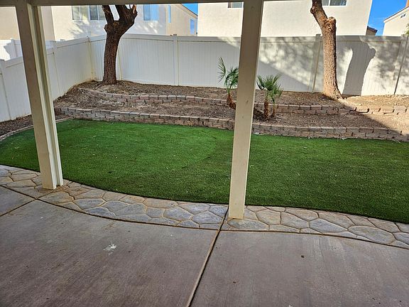 2nd image of 6727 Maple Mesa St