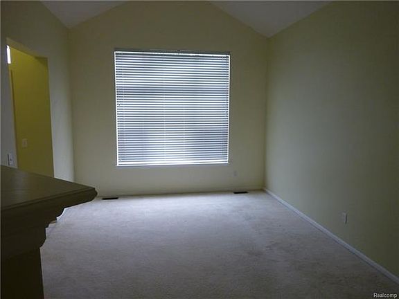 5th image of 30103 Chantel Dr