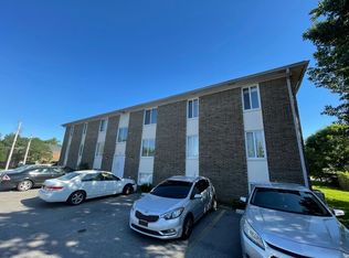 9800 Michael Edward Dr #8, Louisville, KY 40291