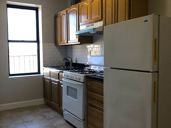 3rd image of 209 E 165th St APT 5G