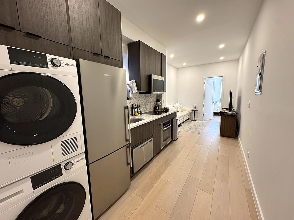 1st image of 225 E 25th St APT 5A