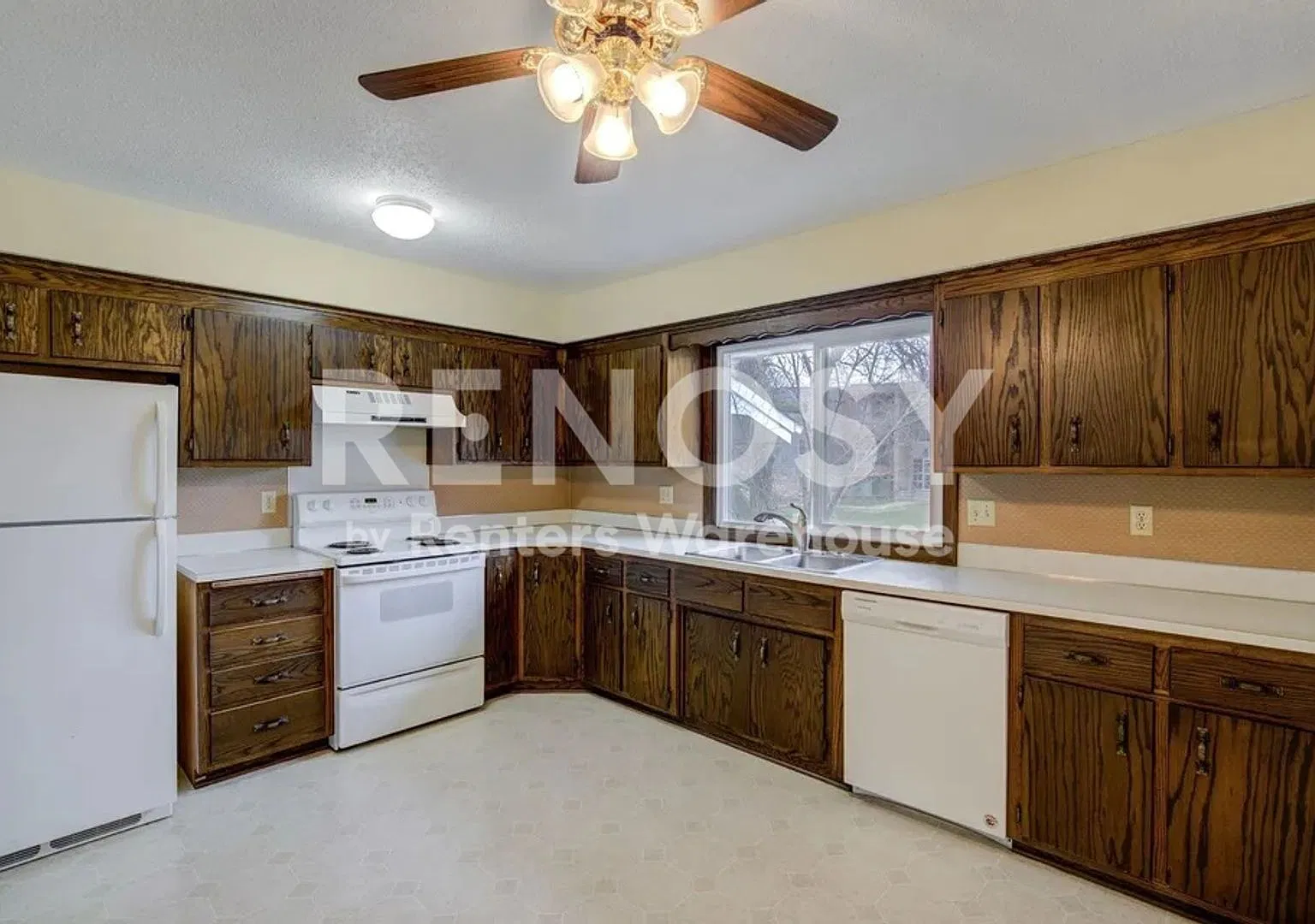 11/14/2026, 3 Bedrooms, 1 Bathrooms, House, New Brighton, MN — Photo 3
