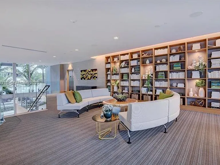 16385 Biscayne Blvd #2616 — Photo 42