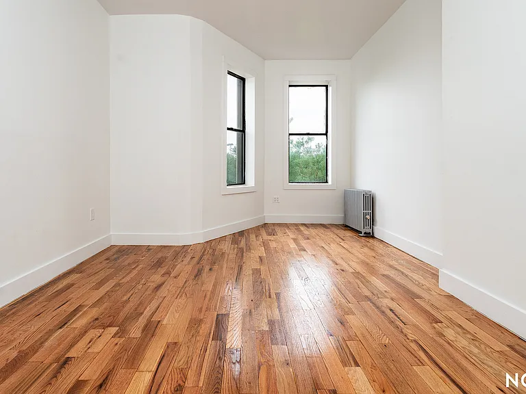 88 Menahan St #3B — Photo 1