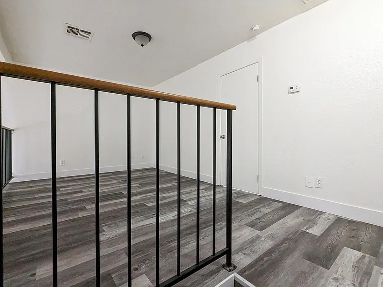 455 Sellers Pl — Photo 9