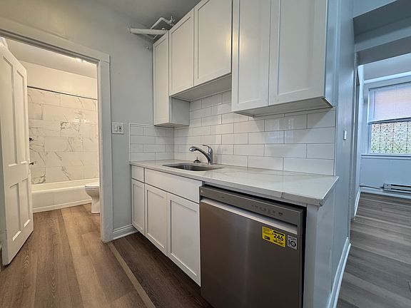 2nd image of 4111 N Ashland Ave #G