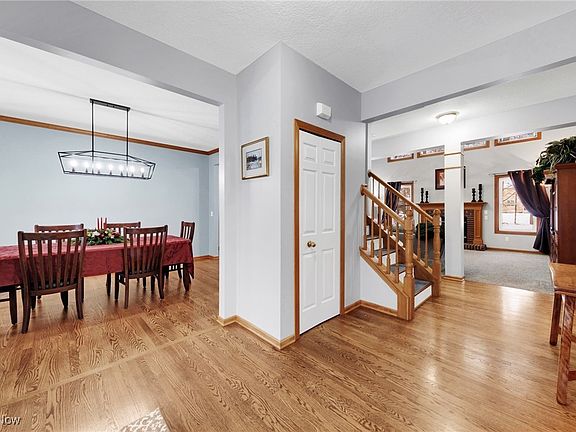 3rd image of 27028 Waterside Dr