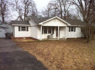 935 Tyree Rd, Paducah, KY 42003