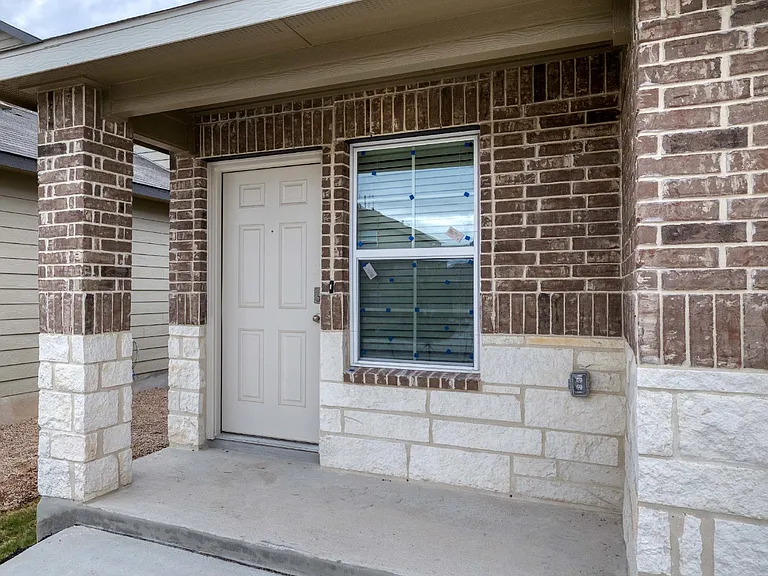2881 Brogan Crk — Photo 3