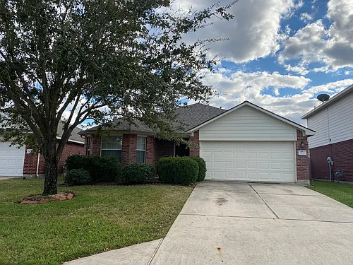 9035 N Ferndale Place Dr Photo 1
