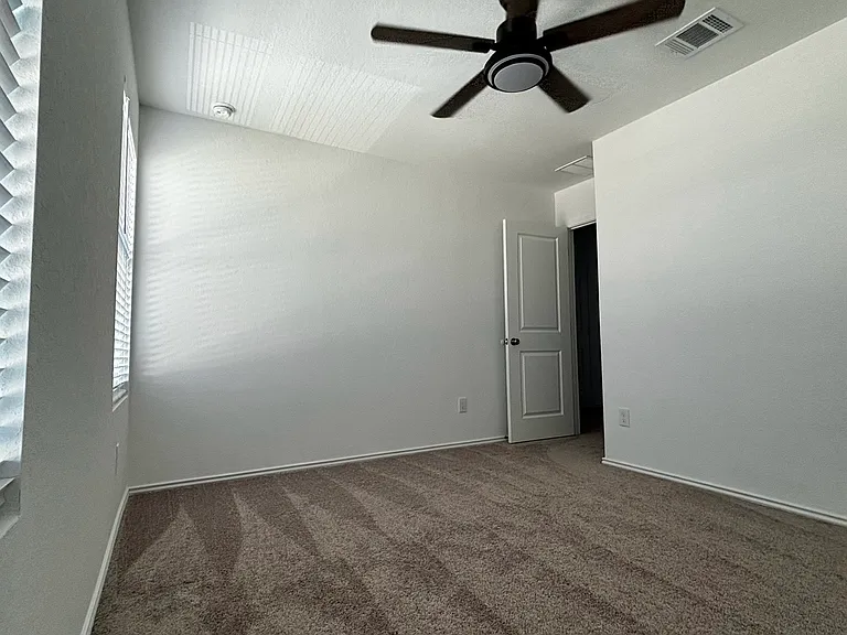 2436 Hunter Peak — Photo 22