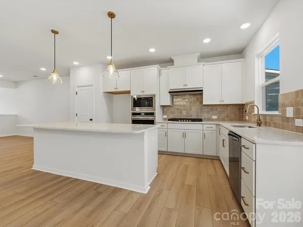 10024 Mamillion Dr, Huntersville, NC 28078