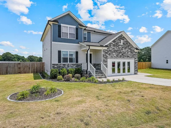 60 Olivia Crossing Ct, Four Oaks, NC 27524
