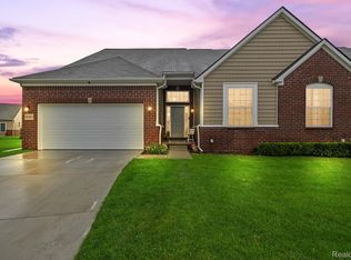 48401 Long Island Dr, Macomb, MI 48042