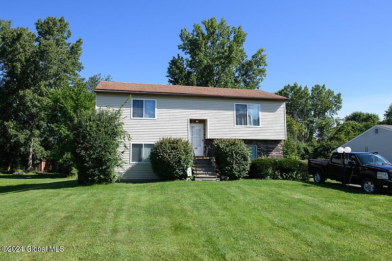 2nd image of 41 Suncrest Drive