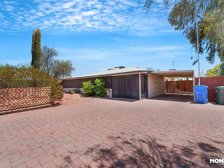 2837 E Campo Bello Dr — Photo 16