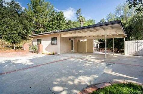 2nd image of 1073 Oxford Way