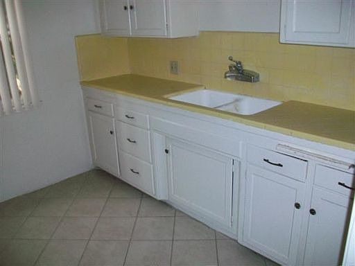 5th image of 1910 Cedar Ave APT 1