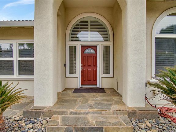 3rd image of 330 Taryn Ct