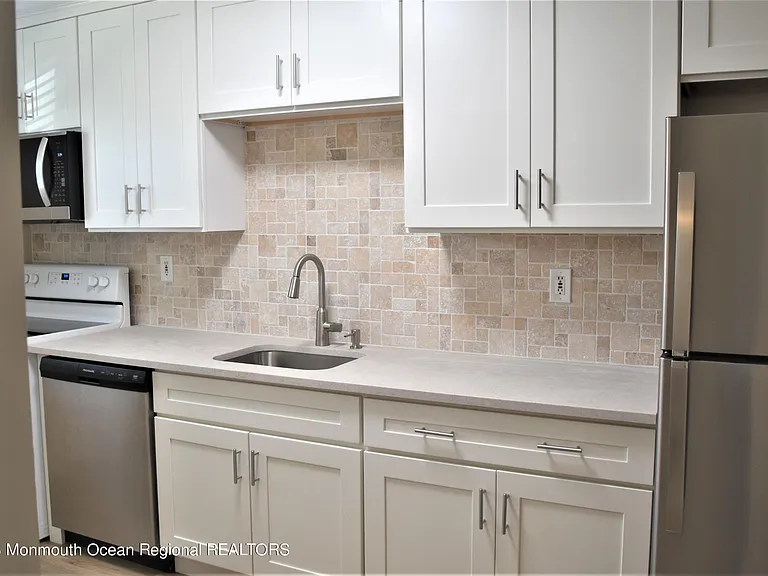 53 White St #B — Photo 1