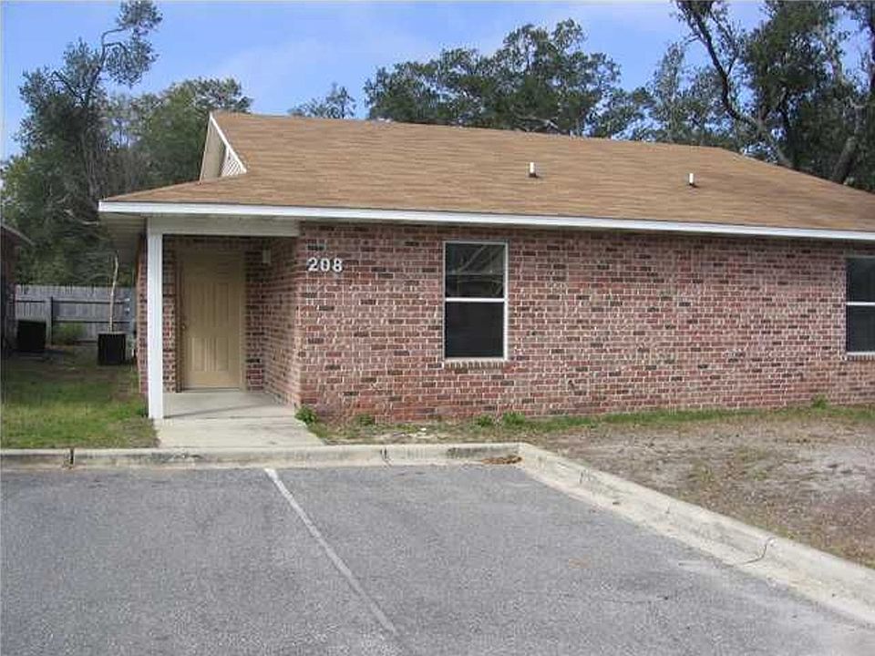 1st image of 208 Classic Ct