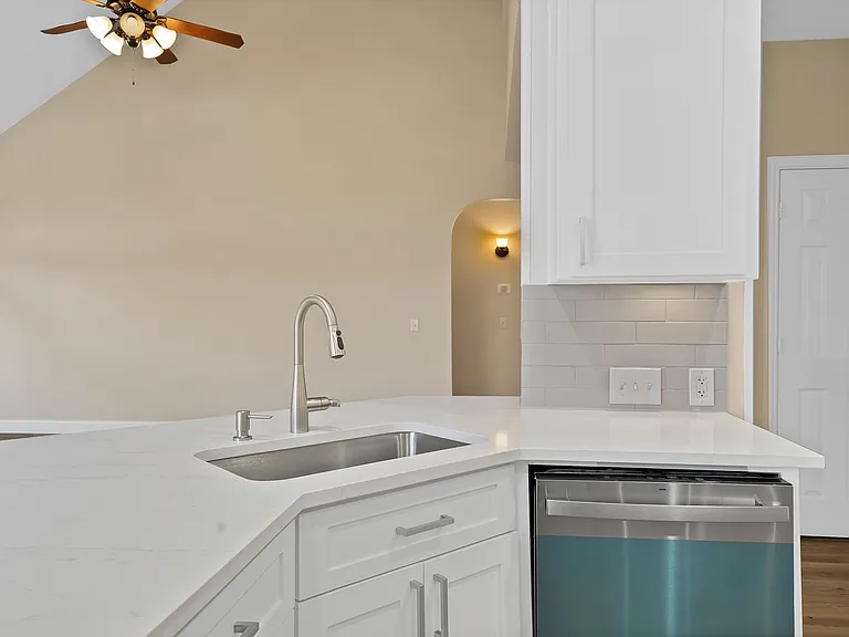 18638 Tall Oak Dr — Photo 9