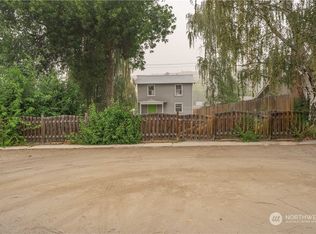 131 E Nixon Ave, Chelan, WA 98816