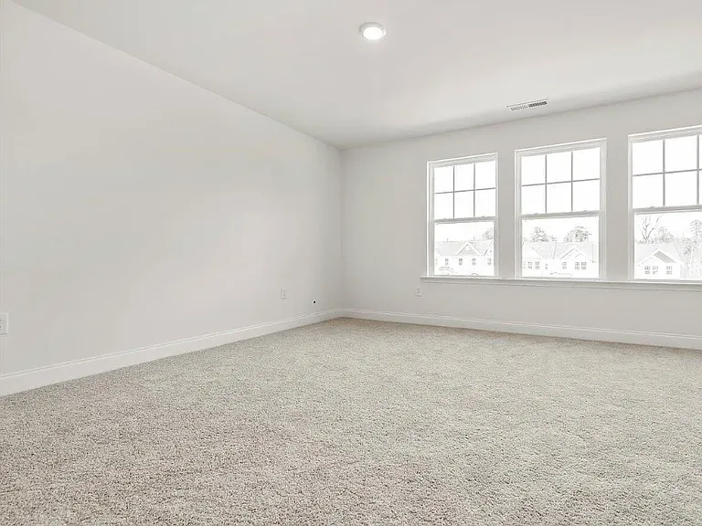 53 Lavender Ln — Photo 8