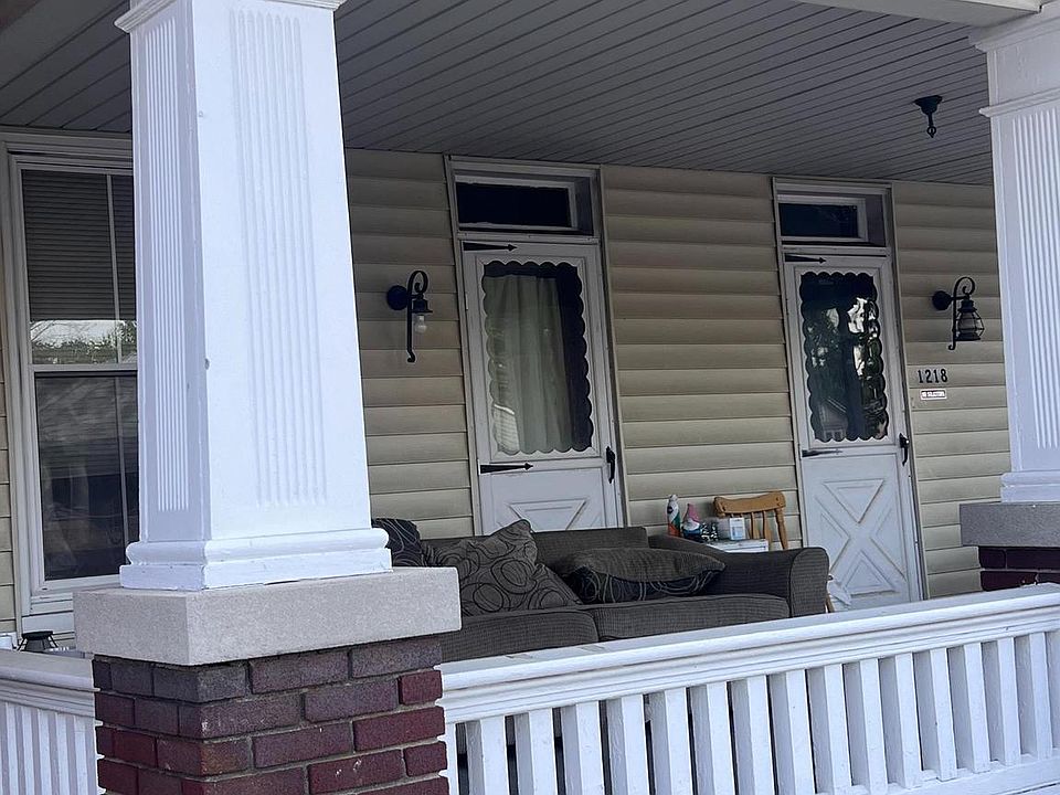 2nd image of 1218 N Main St