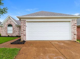 1242 Breezy Valley Dr, Cordova, TN 38018