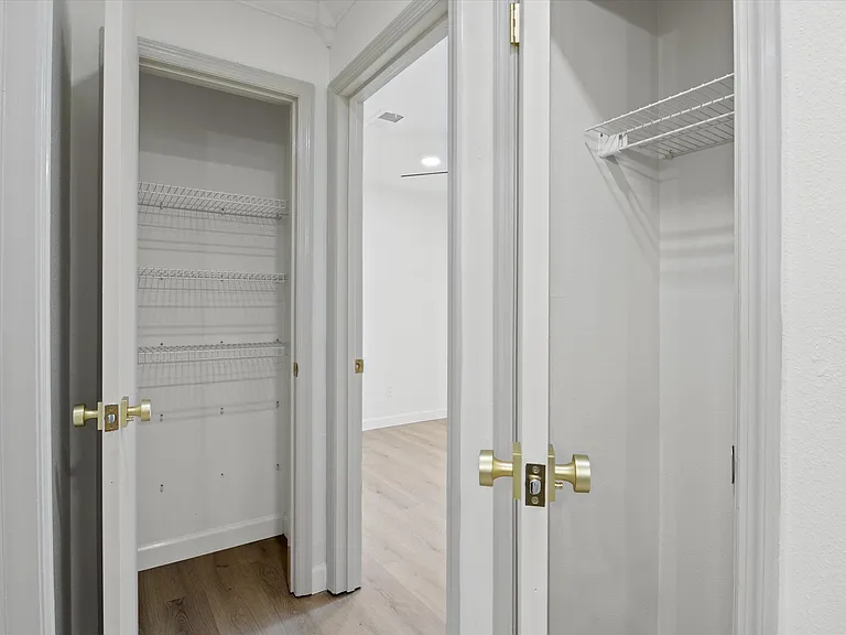 8477 Titus Ln — Photo 18