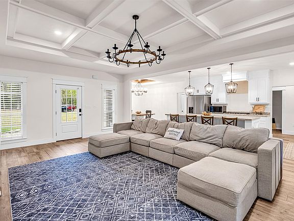 3rd image of 10040 Shepard Hill Rd