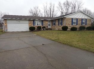 700 Greyhound Dr, New Lebanon, OH