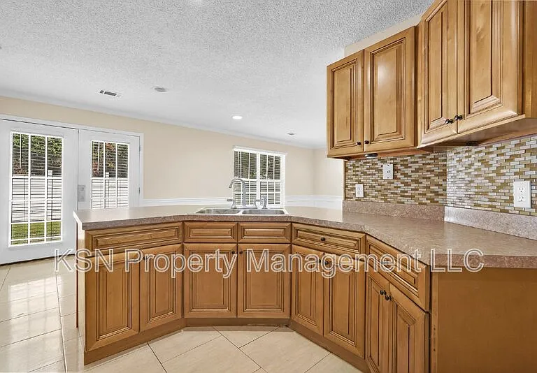 7331 Leghorn St — Photo 33