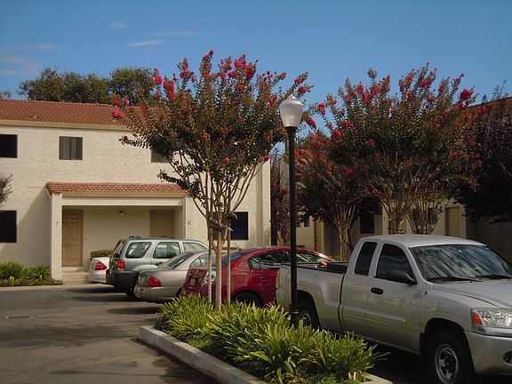 4th image of 220 Berry Ct APT 19