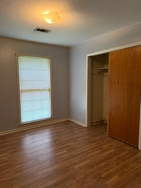 513 Thunderbird Drive - 513 — Photo 3