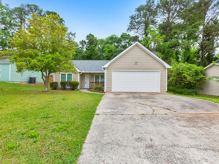 9138 Clubhouse Dr — Photo 1