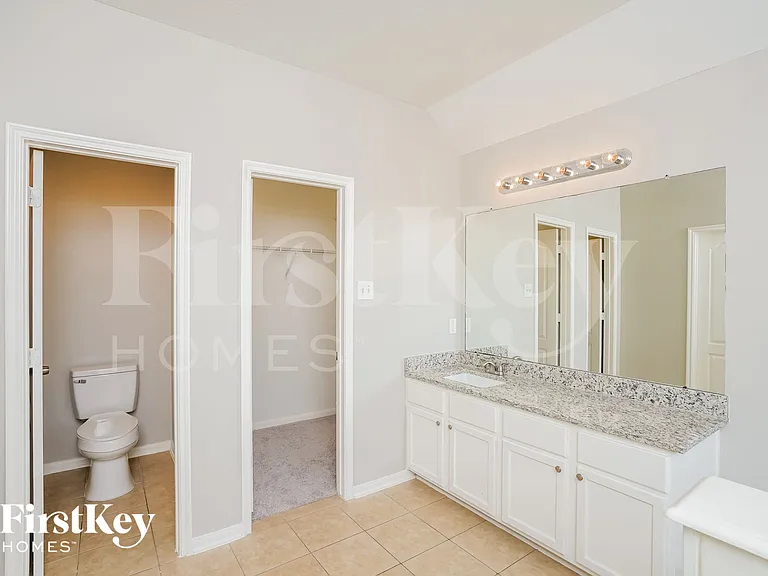3310 Rainport Dr — Photo 10