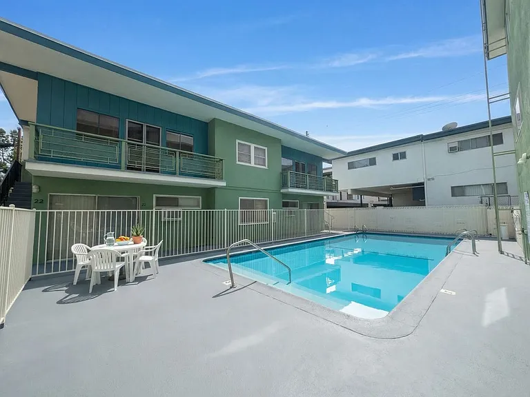 11936 Burbank Blvd — Photo 30