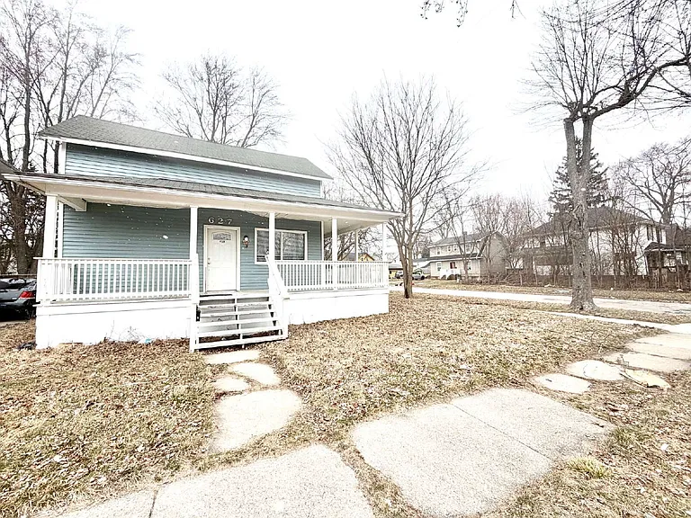 627 N Webster St — Photo 2