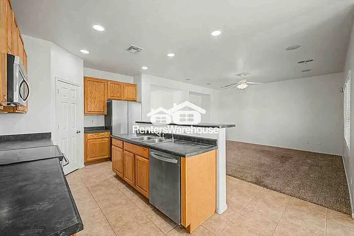 10960 N 162nd Ln — Photo 7