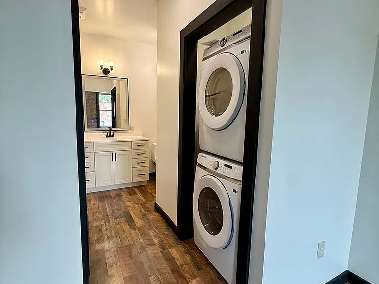 101 N Jefferson St — Photo 17
