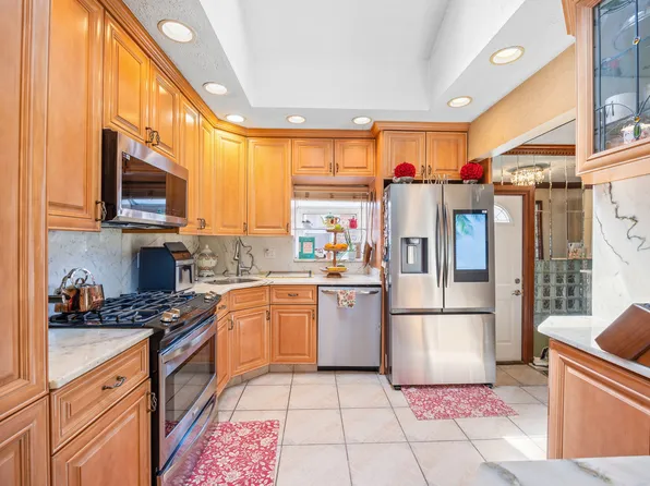 141-18 14th Avenue image 7 of 19