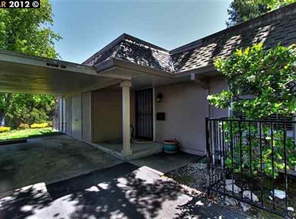 2nd image of 1900 Ptarmigan Dr APT 1