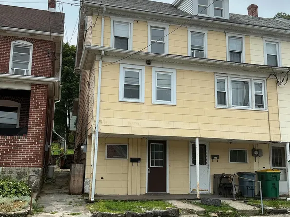 135 W Ridge St, Nesquehoning, PA 18240