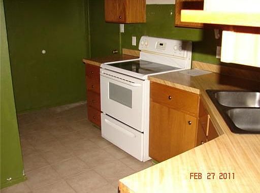 3rd image of 304 W Janda Dr