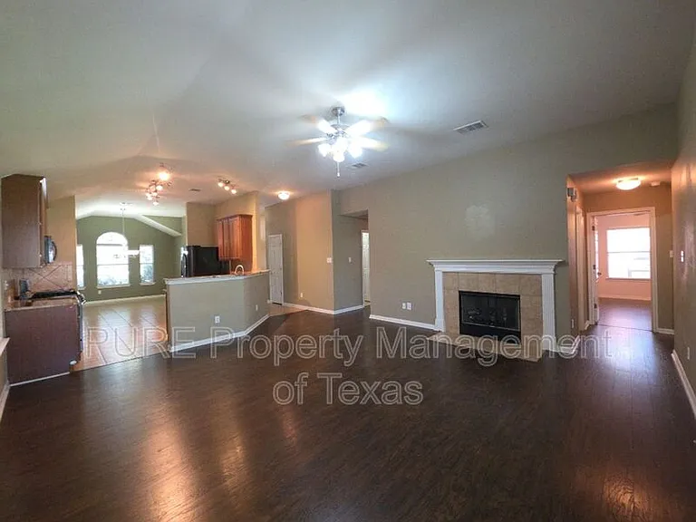 18401 Hees Ln — Photo 15