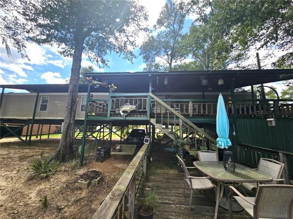 360 Island Dr, Jonesville, LA 71343