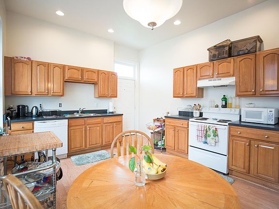 3rd image of 100 N Arthur Ashe Blvd #1